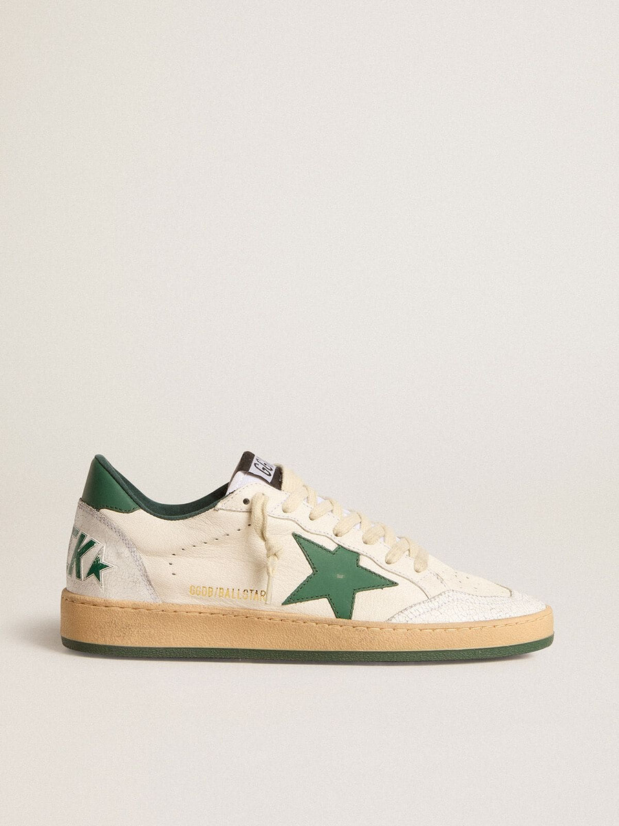 tênis ball star wishes masculino em couro napa branco com estrela de couro verde e detalhe no calcanhar.