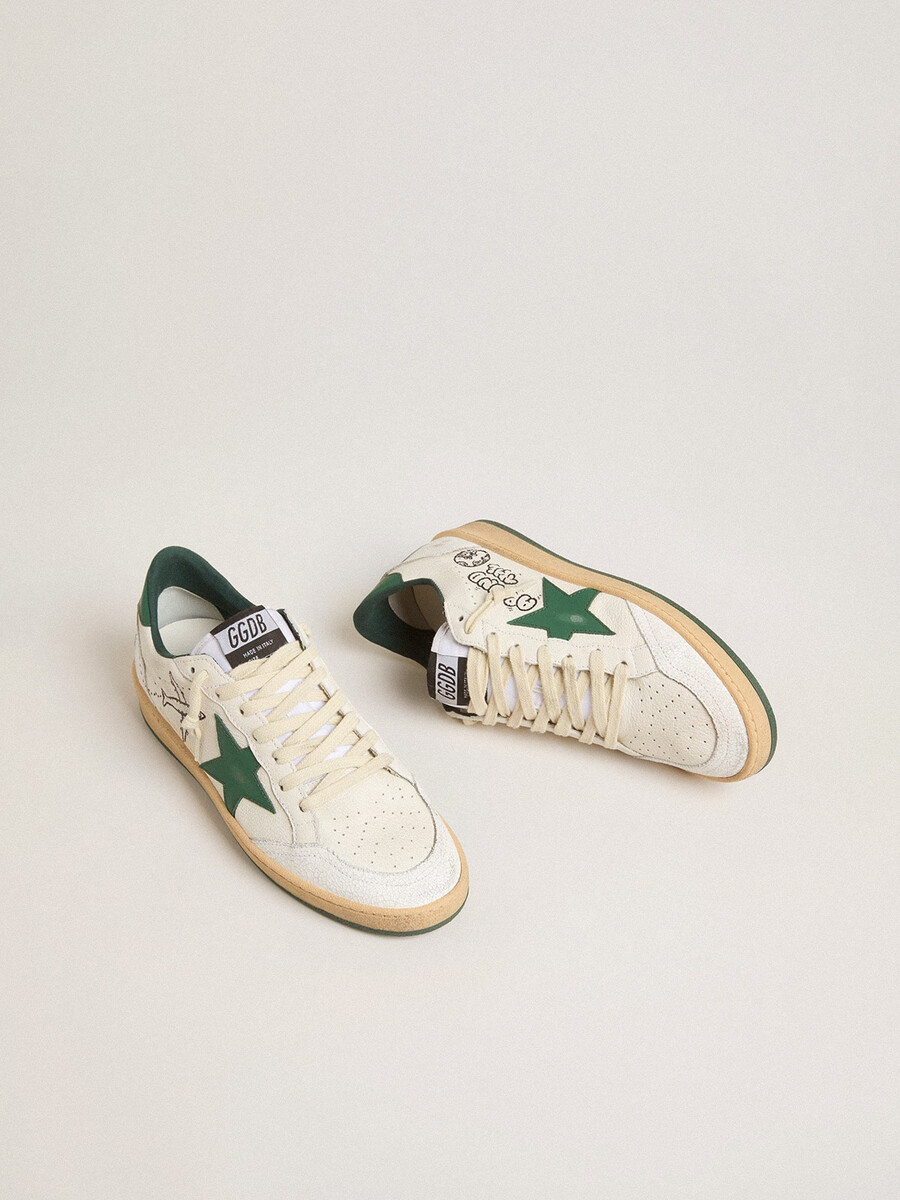 tênis ball star wishes masculino em couro napa branco com estrela de couro verde e detalhe no calcanhar.