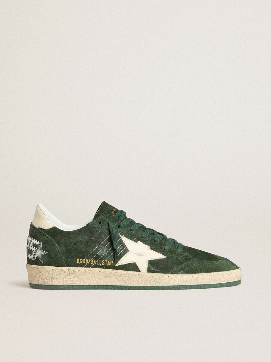 tênis ball star masculino em camurça verde com estrela de couro branco e detalhe no calcanhar.