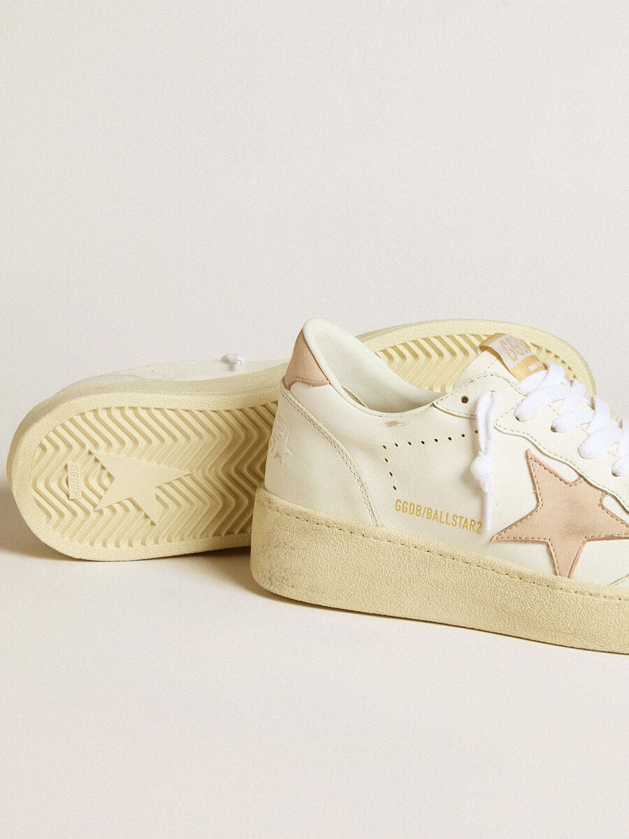 tênis ball star feminino com estrela em nobuck rosa e detalhe no calcanhar.