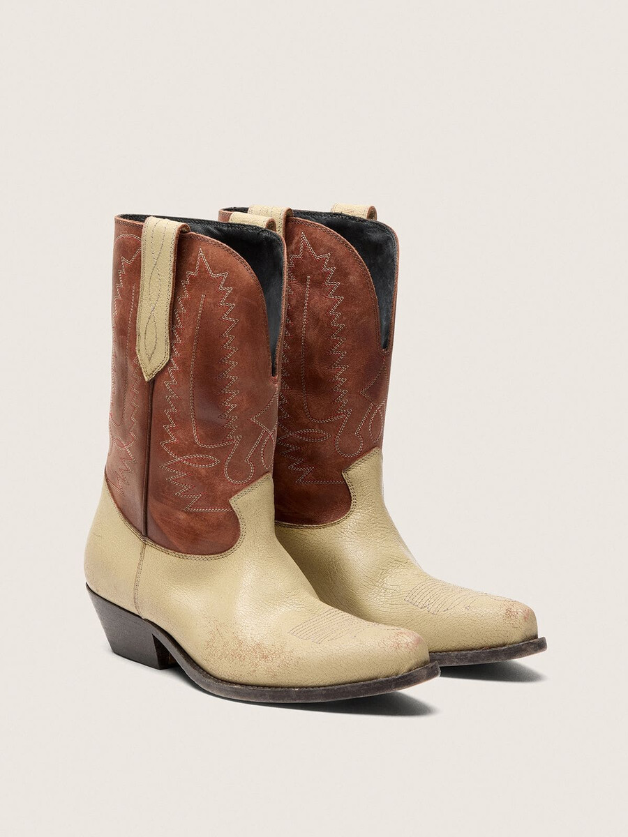 botas baixas wish star femininas em couro bege e marrom com bordado.