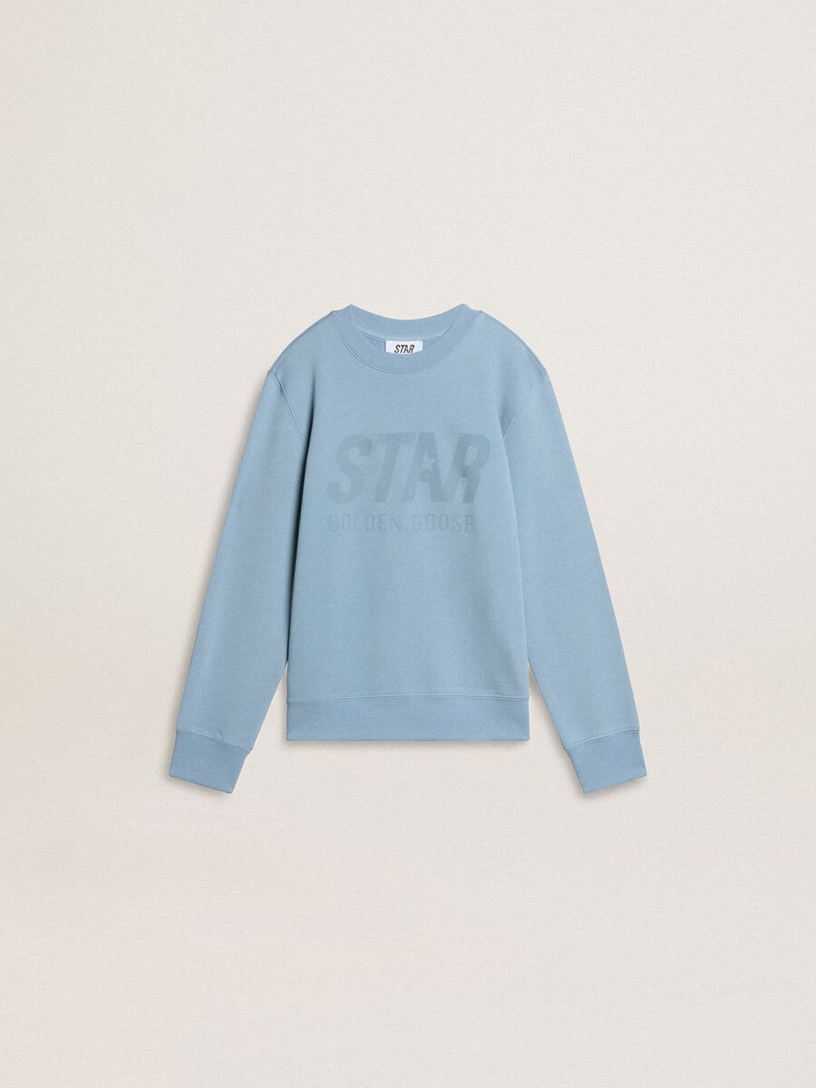 moletom azul claro infantil com letras na frente.