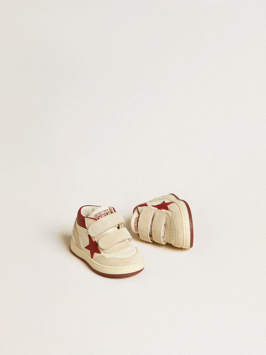 june junior em napa e camurça com estrela de couro vermelha e detalhe no calcanhar.