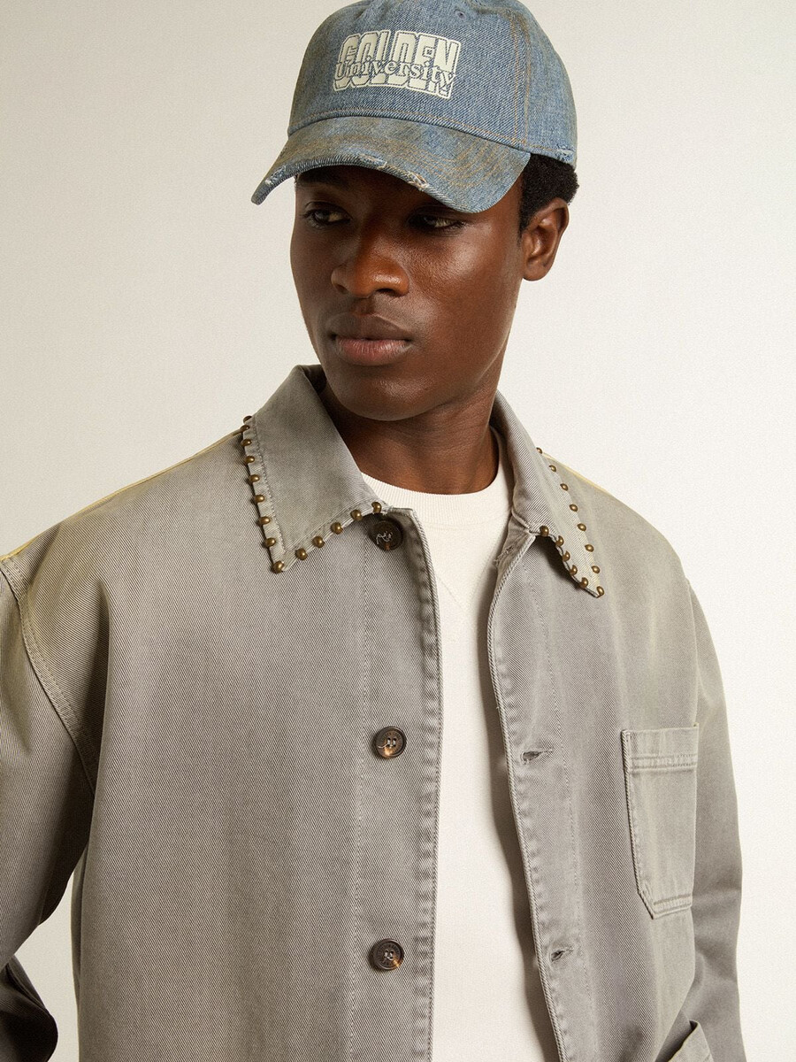 jaqueta jeans cinza masculina com tachas
