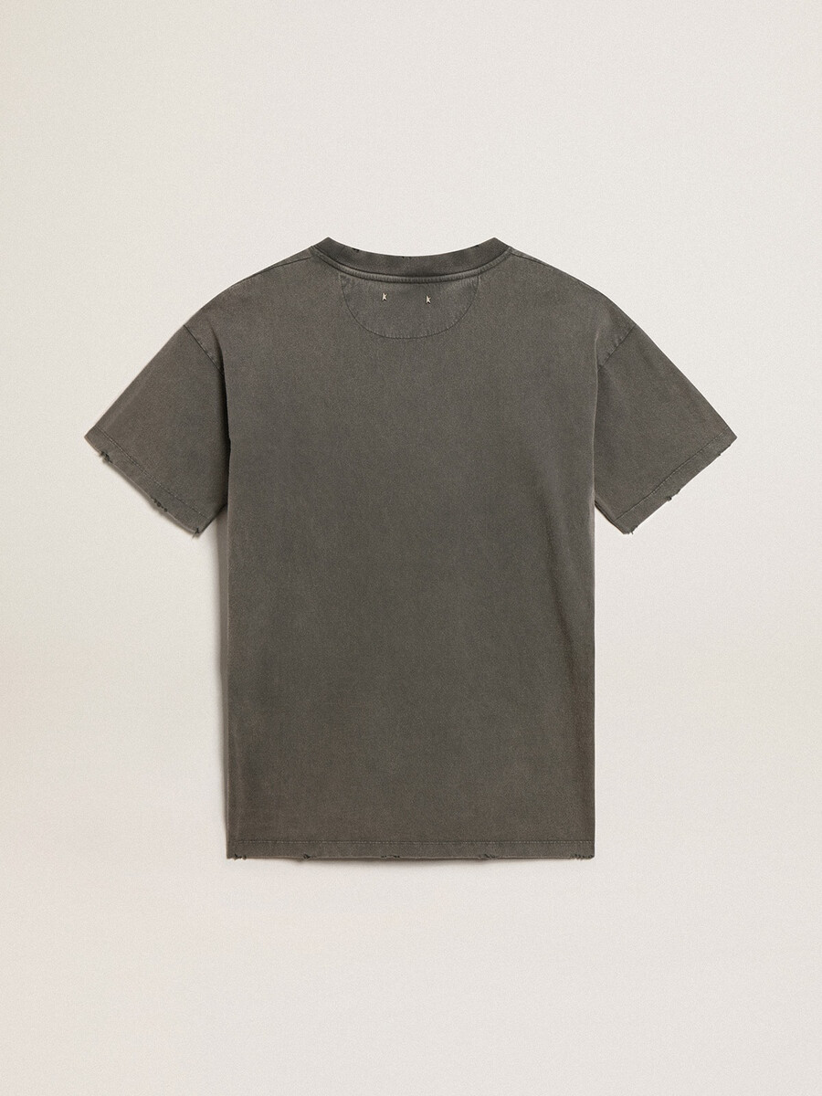 vestido camiseta feminino cinza com efeito desgastado.