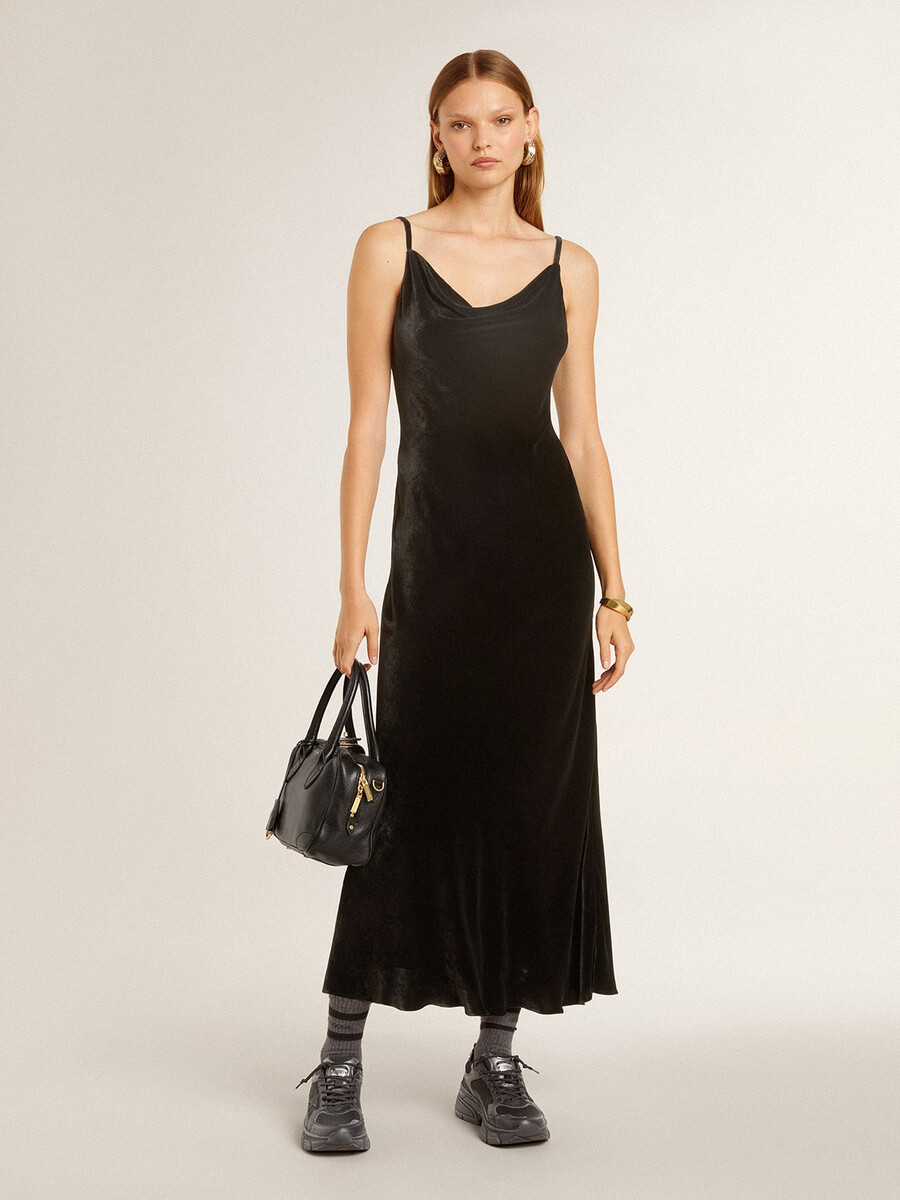 vestido preto feminino estilo slip com efeito veludo