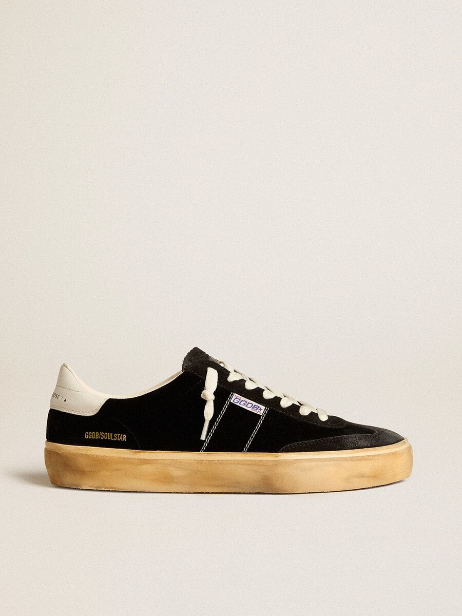 sapato masculino soul star em veludo preto com detalhe em couro branco no calcanhar.