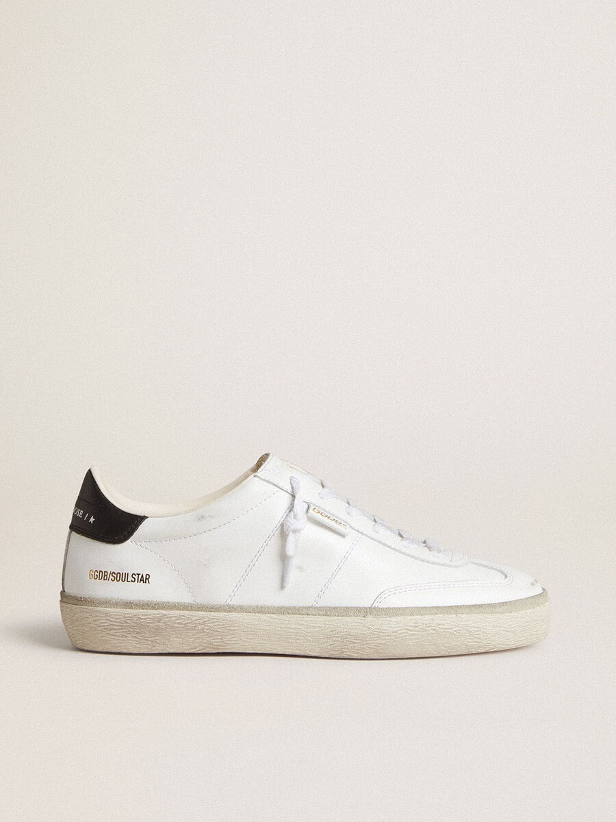 sapato masculino soul star em couro branco com detalhe em couro preto no calcanhar.