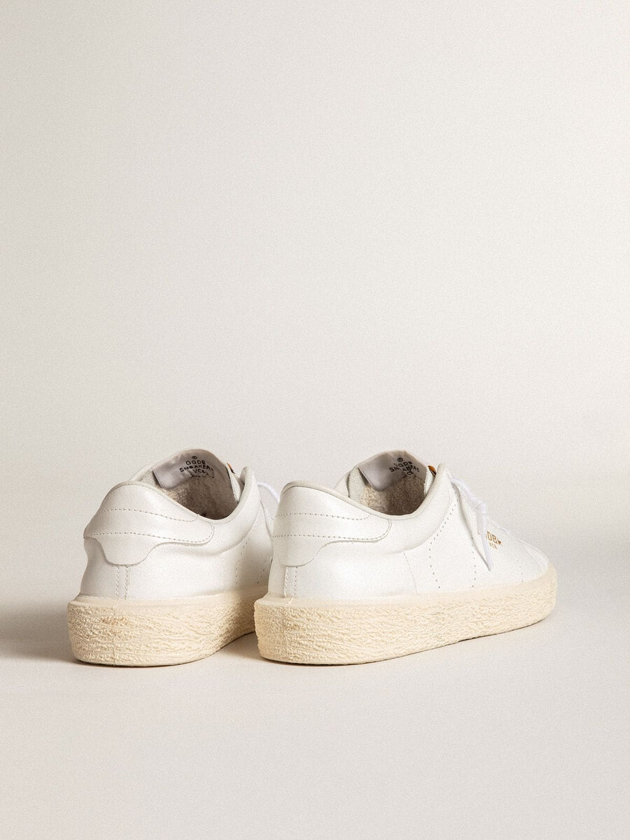 tênis feminino em couro branco