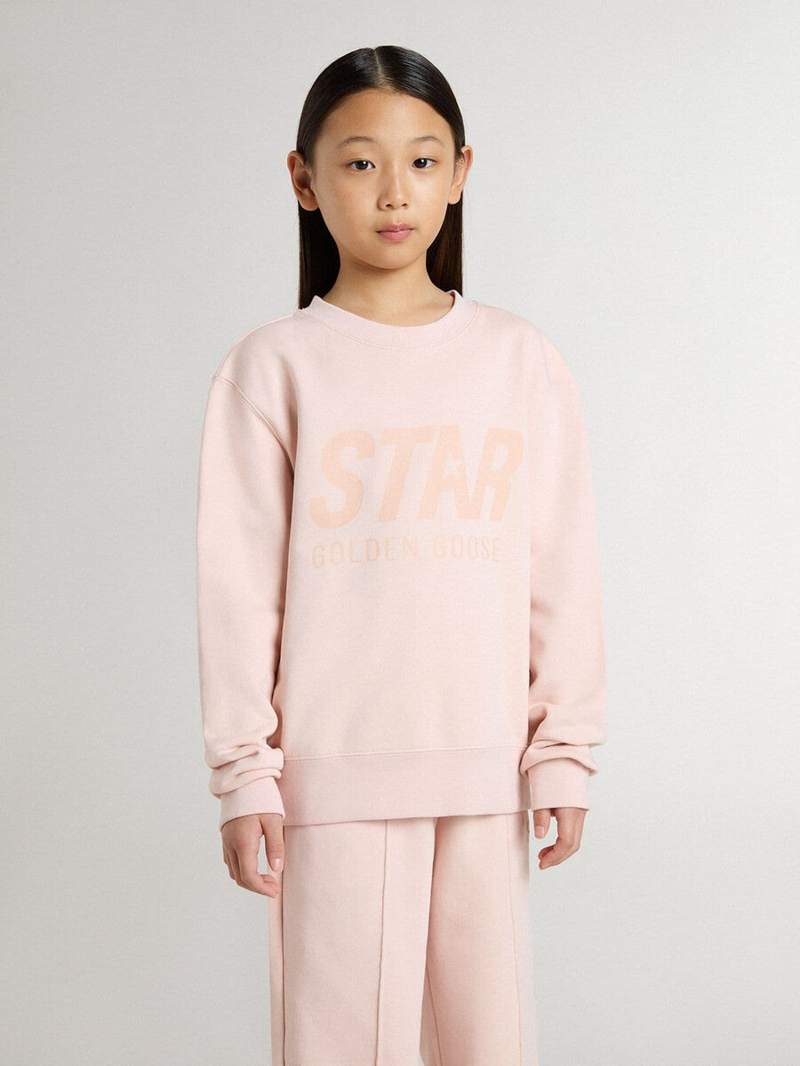 moletom rosa feminino com letras rosa na frente.