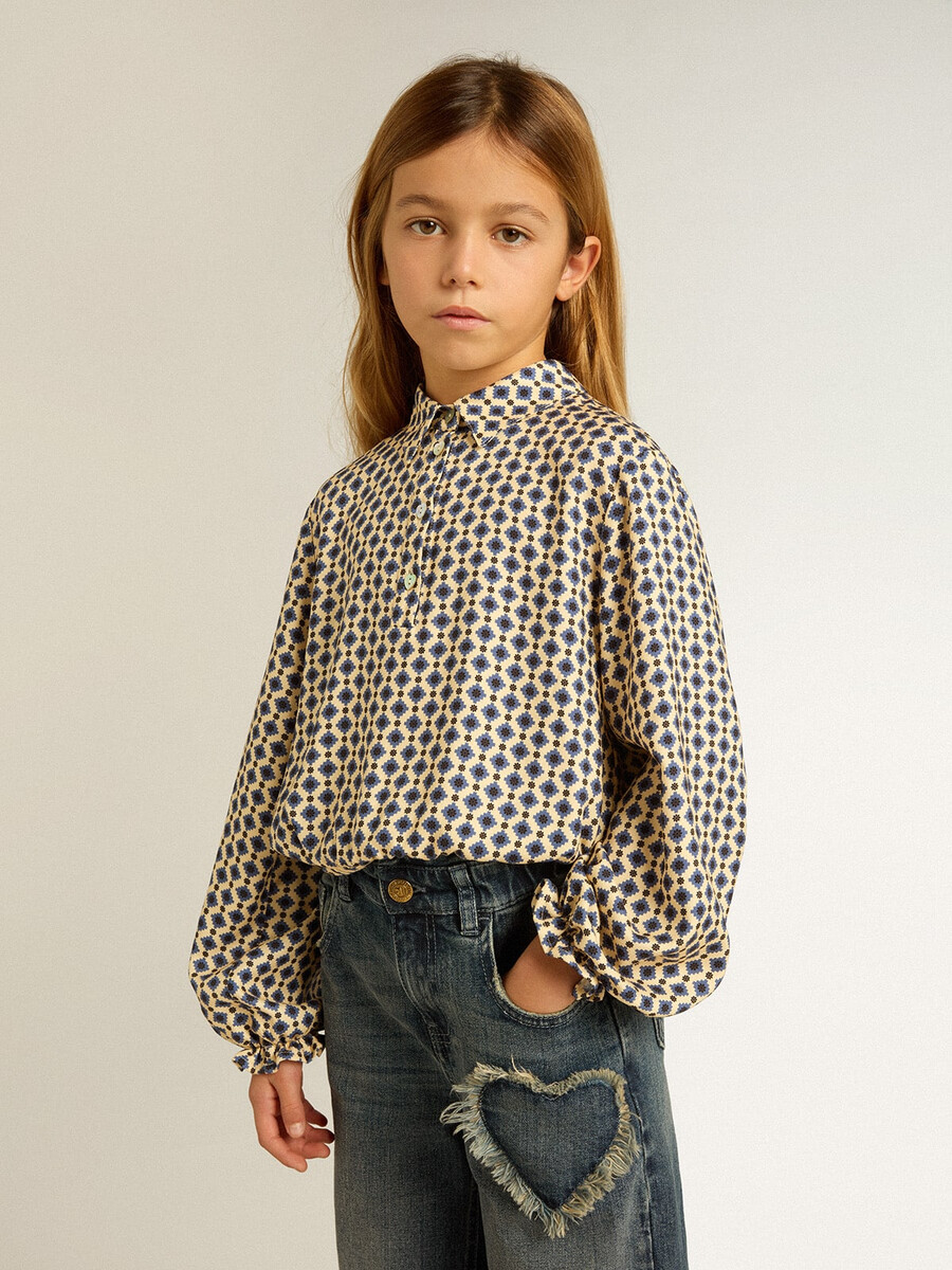 camisa polo feminina com estampa geométrica