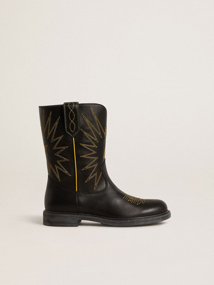 botas wish junior em couro preto com bordado de estrela amarela