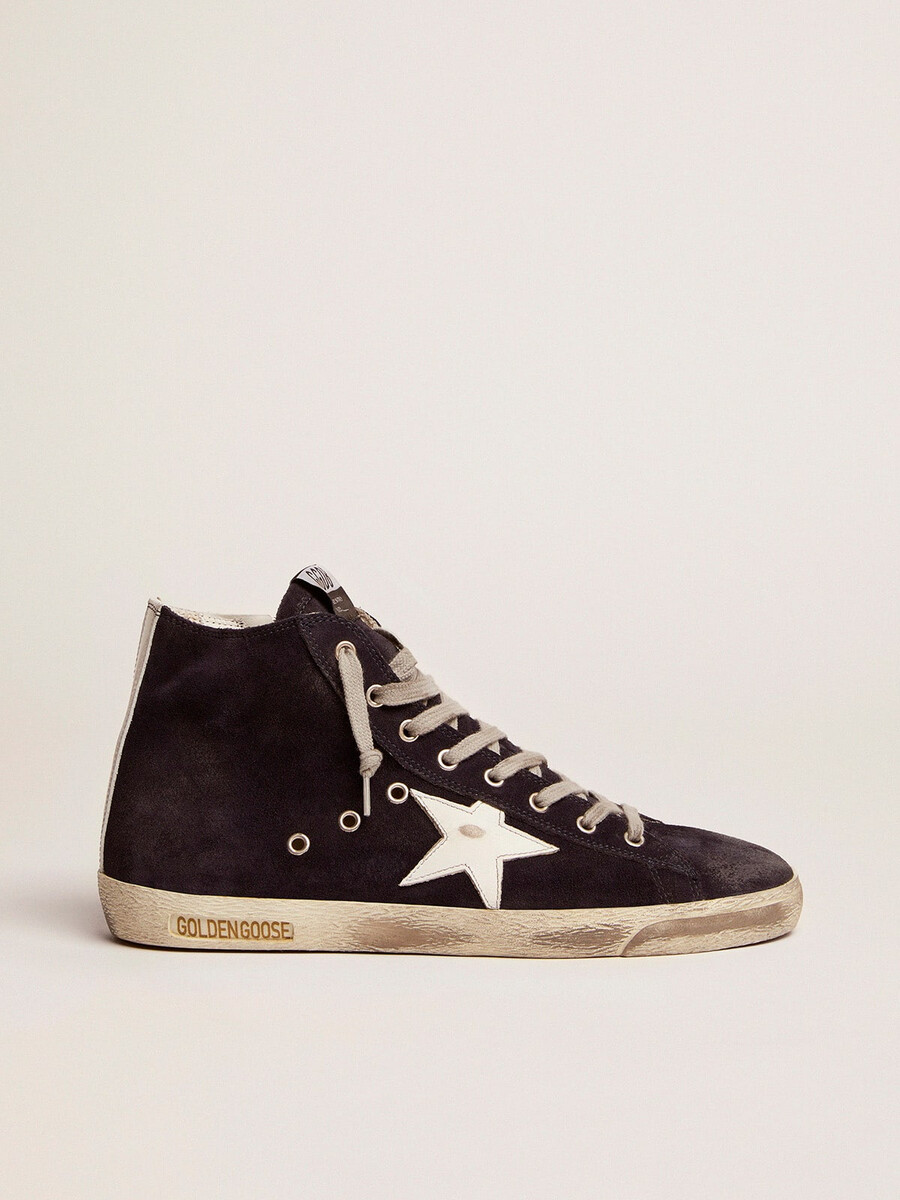 sapato masculino francy em couro com estrela de couro e detalhe no calcanhar.