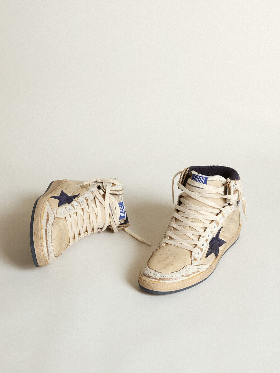 relógio masculino sky-star em nylon e couro cor creme com estrela em camurça azul.