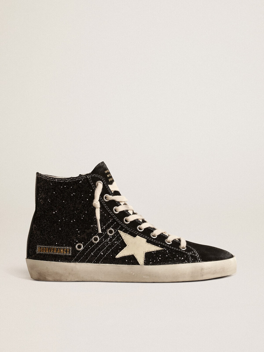 francy penstar com glitter estrela marfim e detalhe preto no calcanhar.