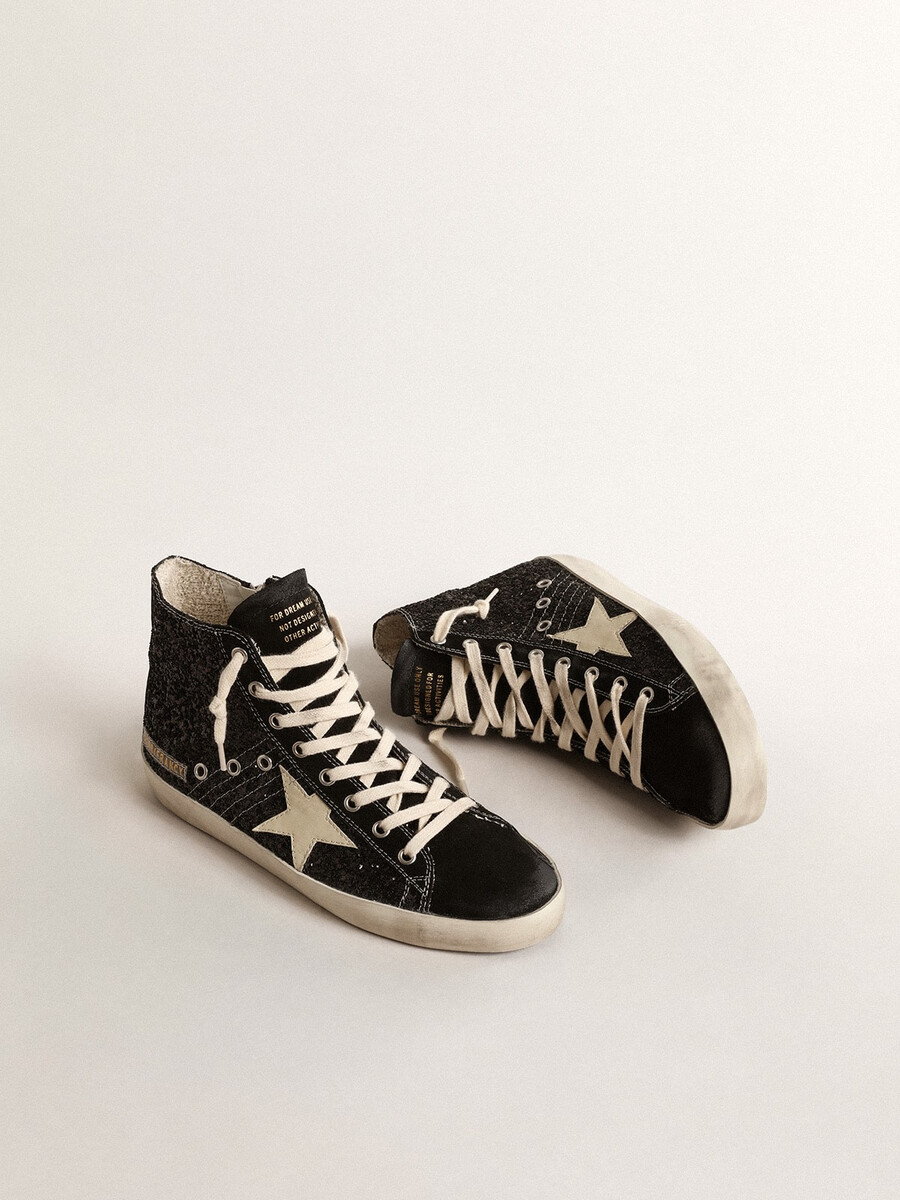 francy penstar com glitter estrela marfim e detalhe preto no calcanhar.