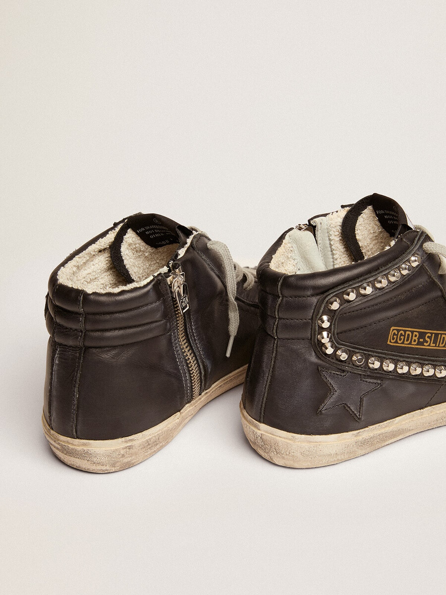 tênis feminino slide de cano alto com tachas