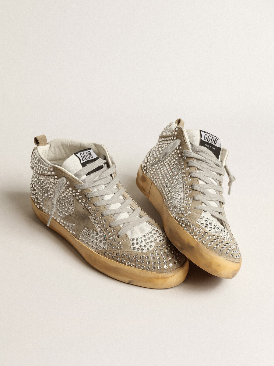 tênis mid star feminino em camurça branca e cinza-pombo com cristais swarovski.