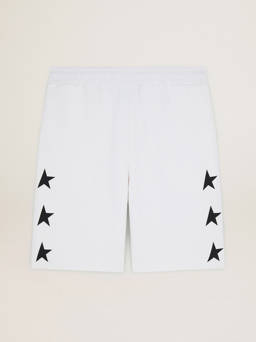 bermuda masculina vintage branca com estrelas pretas contrastantes.