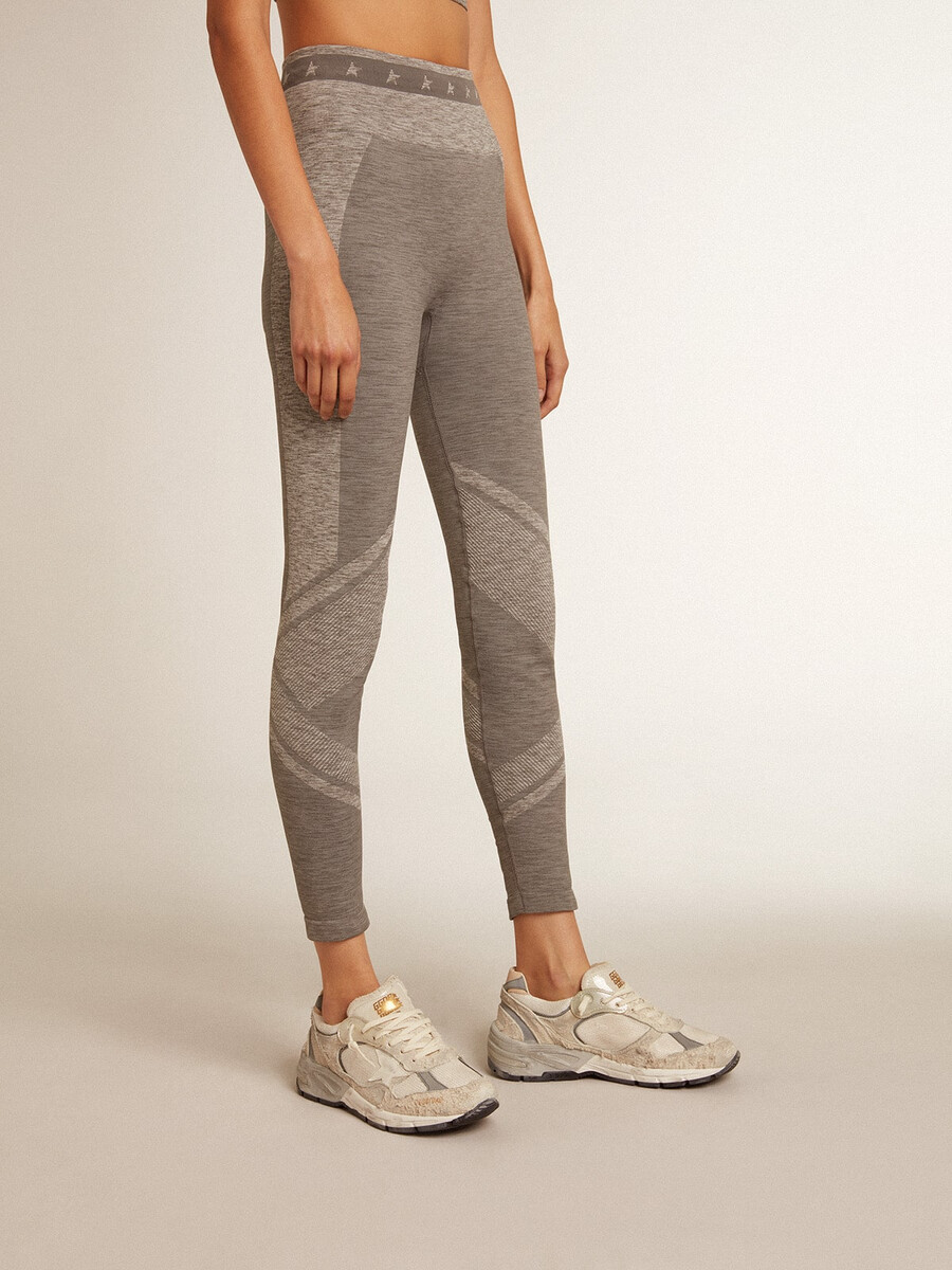leggings femininas cinza mesclado com costuras variadas.