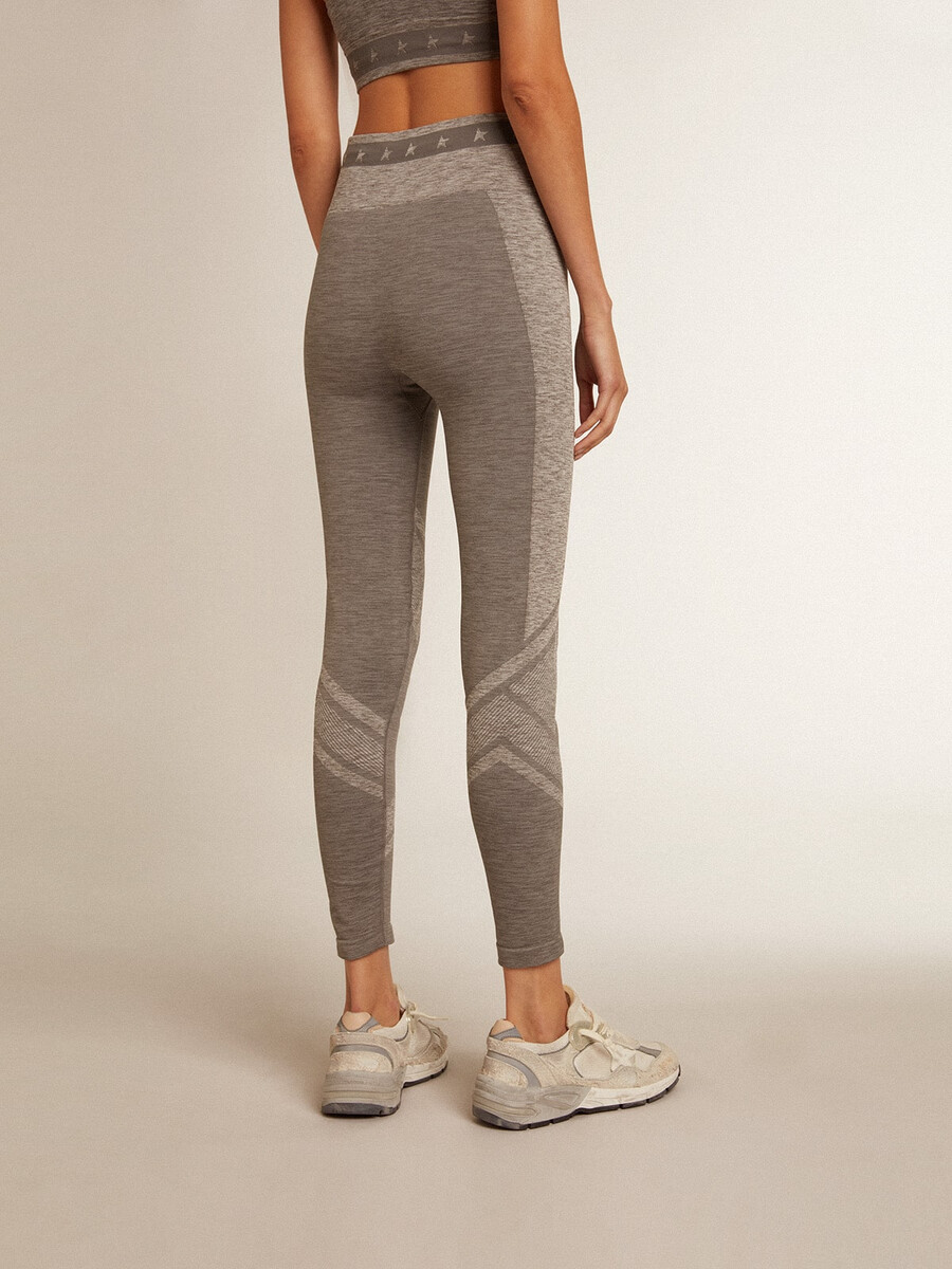 leggings femininas cinza mesclado com costuras variadas.