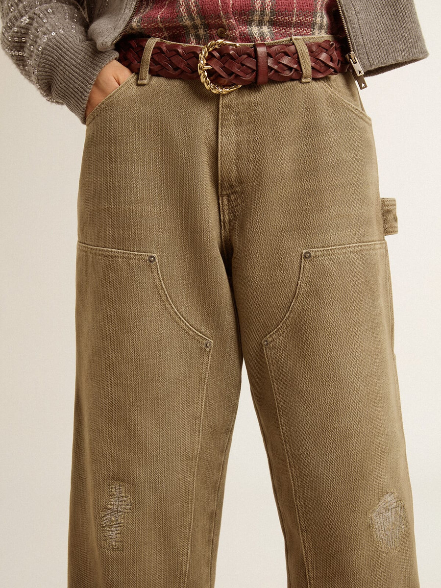 calça feminina de algodão com efeito desgastado