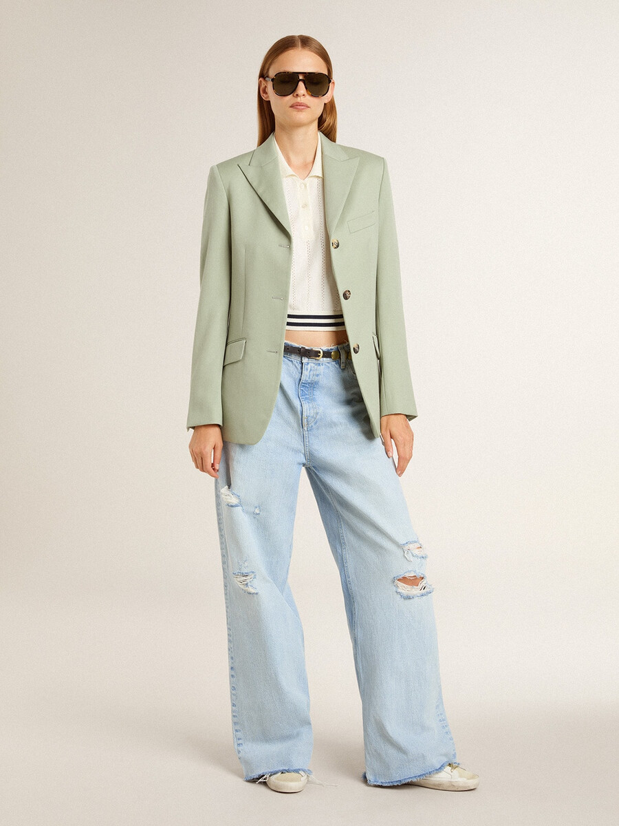 calças femininas em denim com efeito desgastado