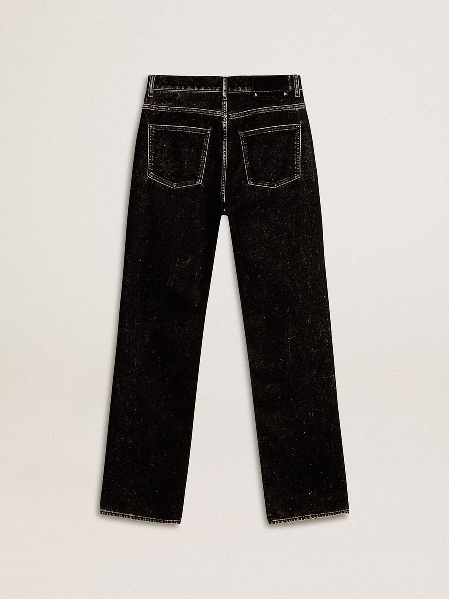 calça jeans preta feminina com efeito aveludado.