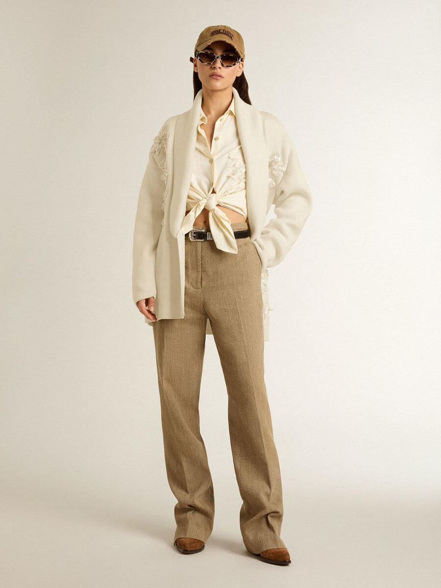 cardigã feminino de algodão cor creme com bordado floral.