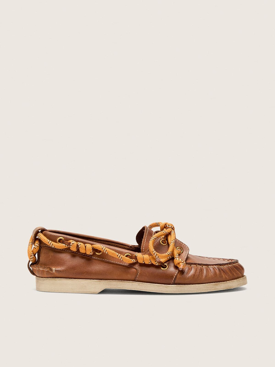 mocassim cruise feminino em couro cor tabaco.
