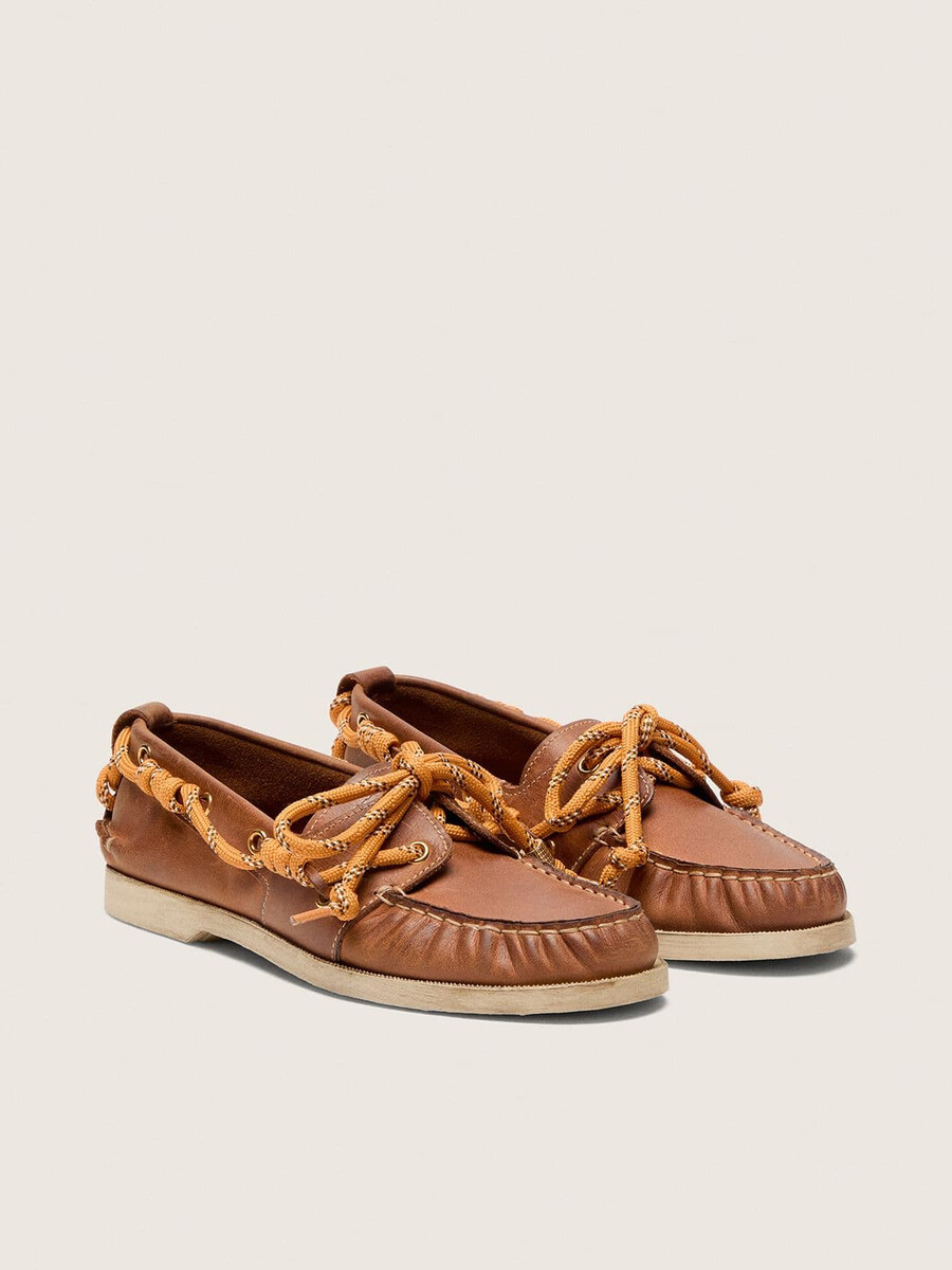mocassim cruise feminino em couro cor tabaco.