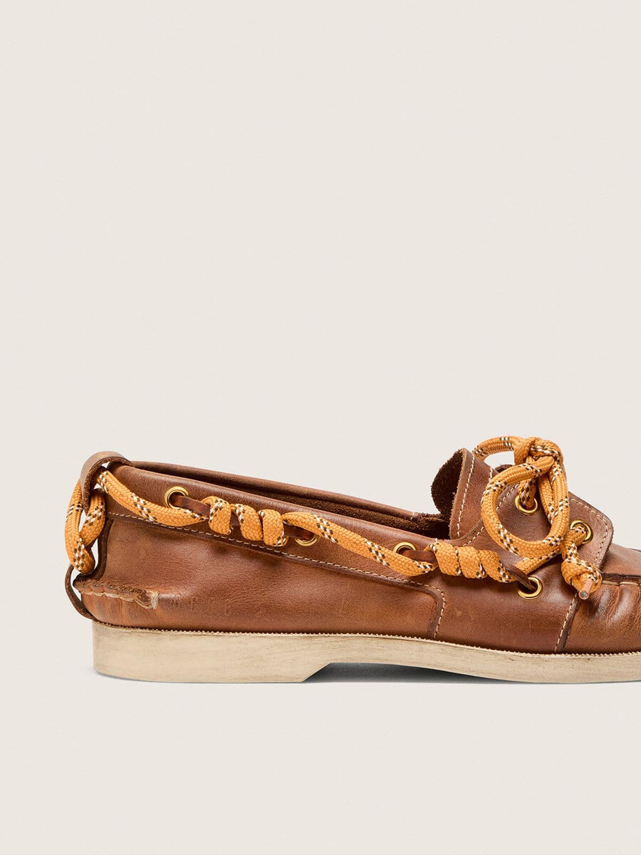 mocassim cruise feminino em couro cor tabaco.