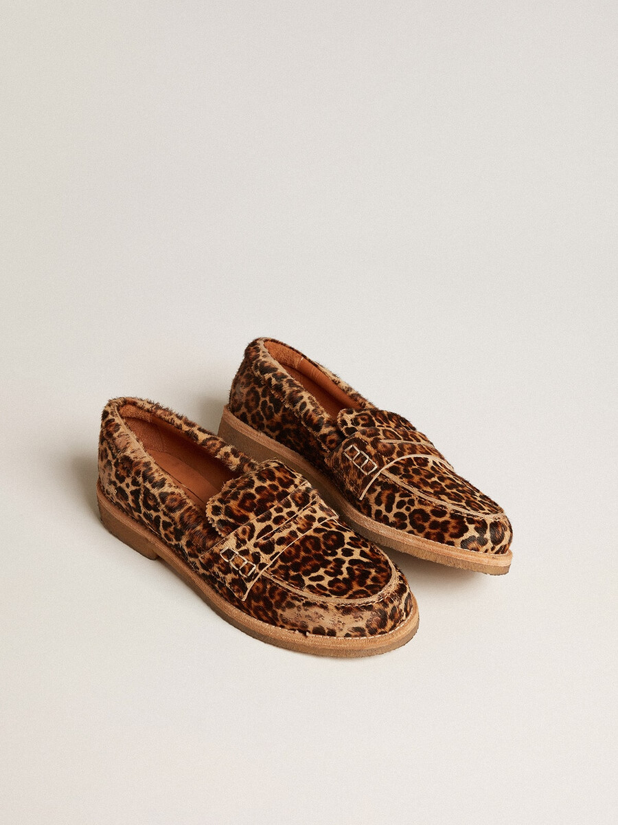 mocassins masculinos jerry em pele de pônei com estampa de leopardo.