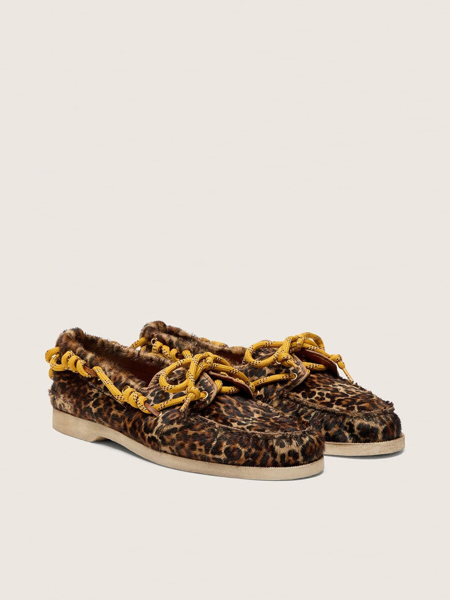 mocassim cruise masculino em pele de pônei com estampa de leopardo.