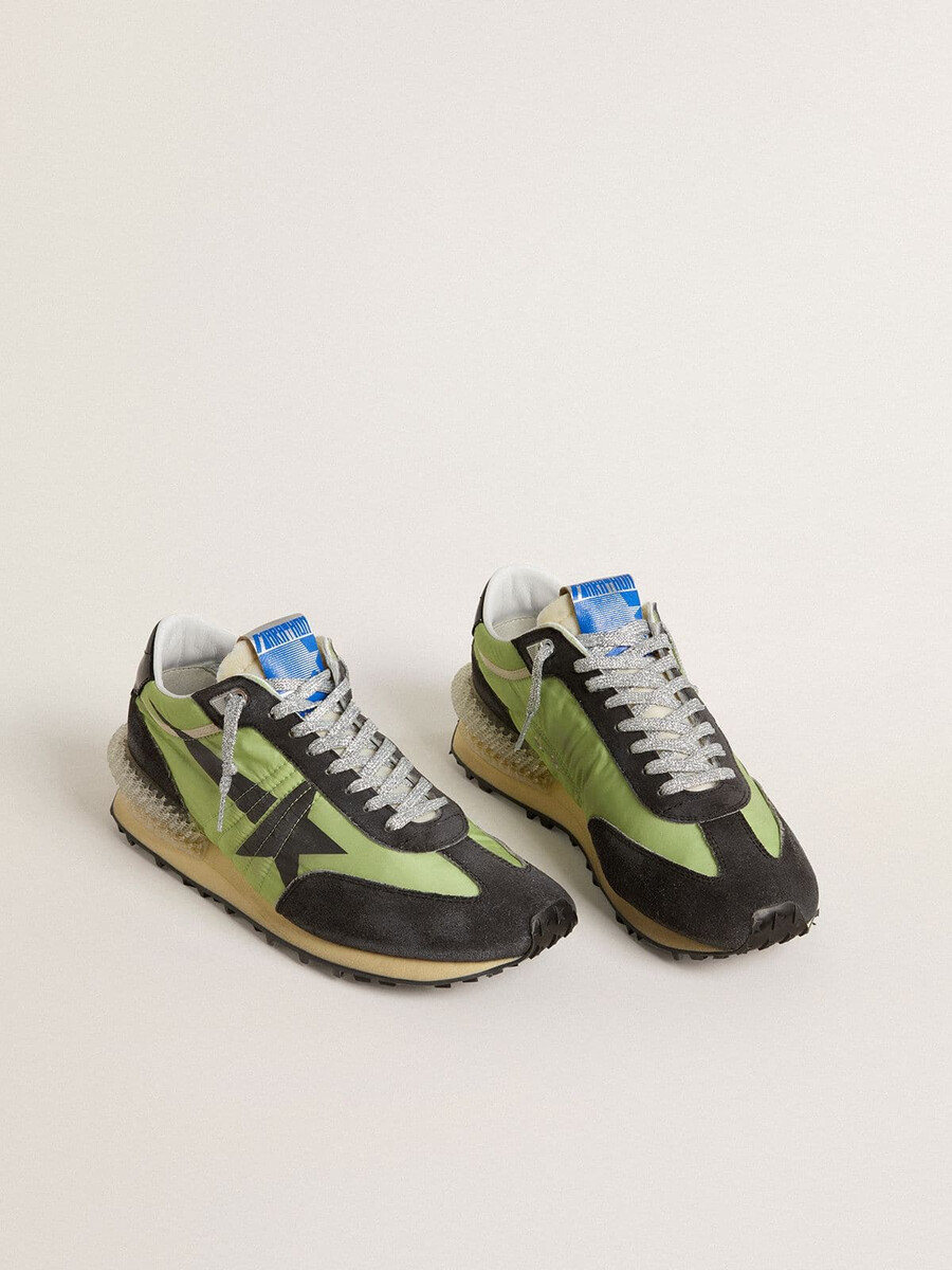 tênis marathon masculino com cabedal em nylon verde e estrela preta