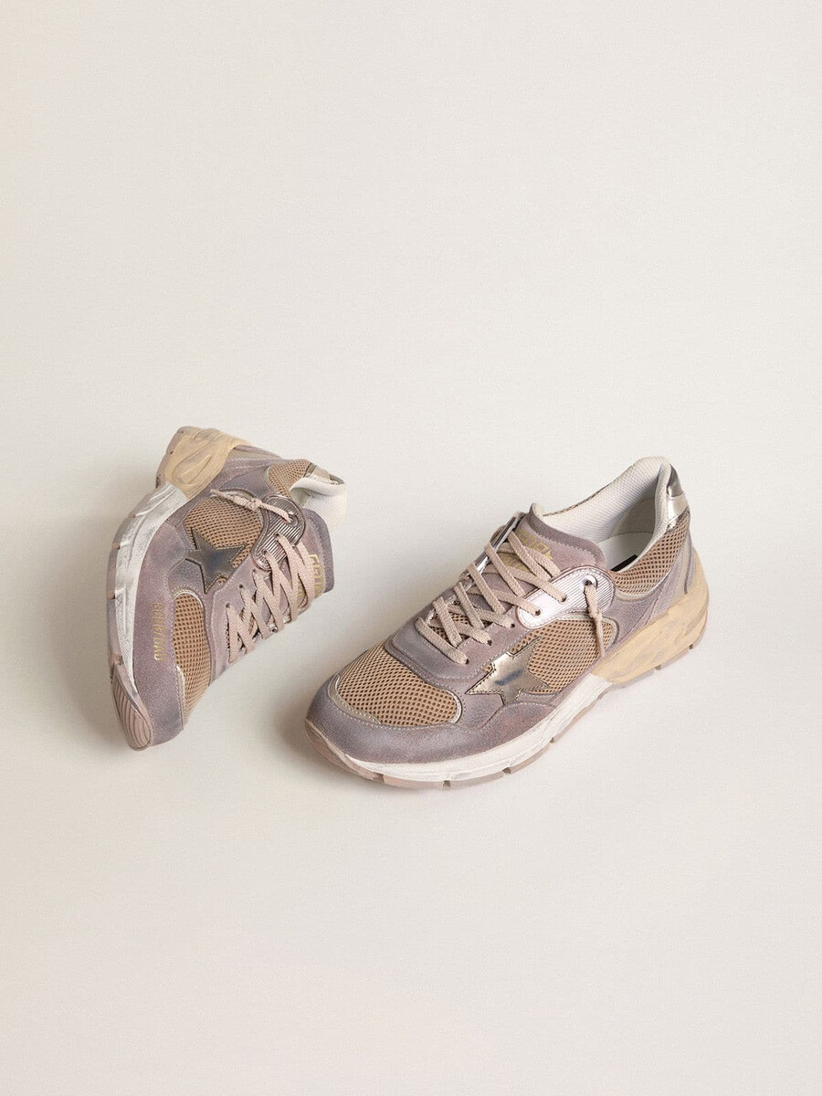 tênis feminino dad-star em camurça lilás e mesh com estrela em couro laminado e detalhe no calcanhar.