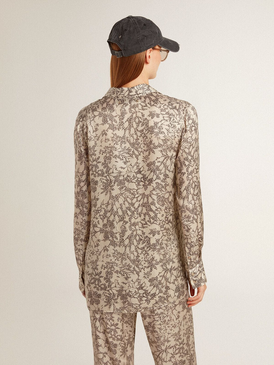 camisa de pijama feminina em mistura de seda com estampa floral.