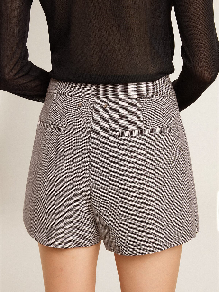 shorts curtos femininos cinza em lã pied-de-poule