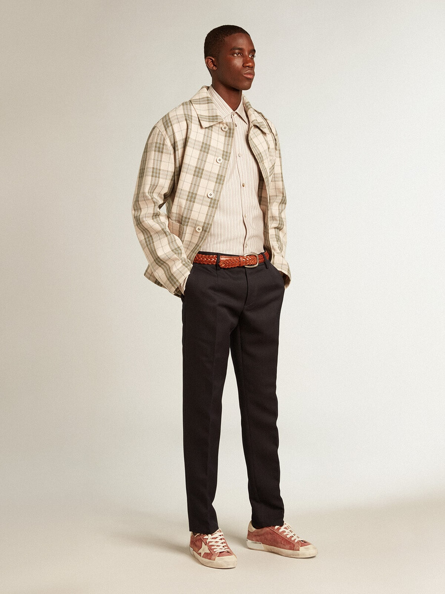 tênis masculino super-star em couro vermelho com estrela em nobuck creme e detalhe no calcanhar.