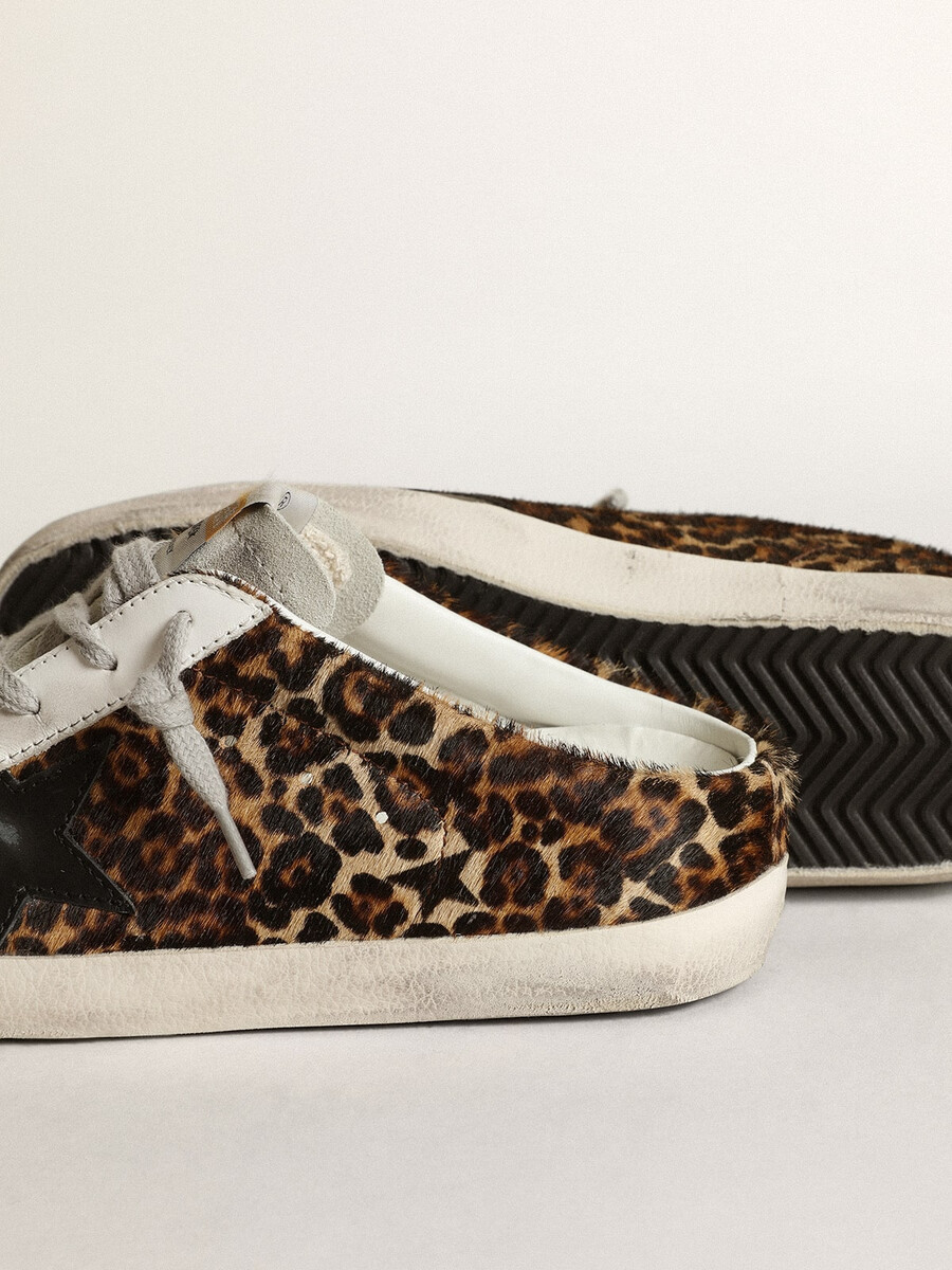 sapatilha feminina super-star em pele de pônei com estampa de leopardo e estrela preta