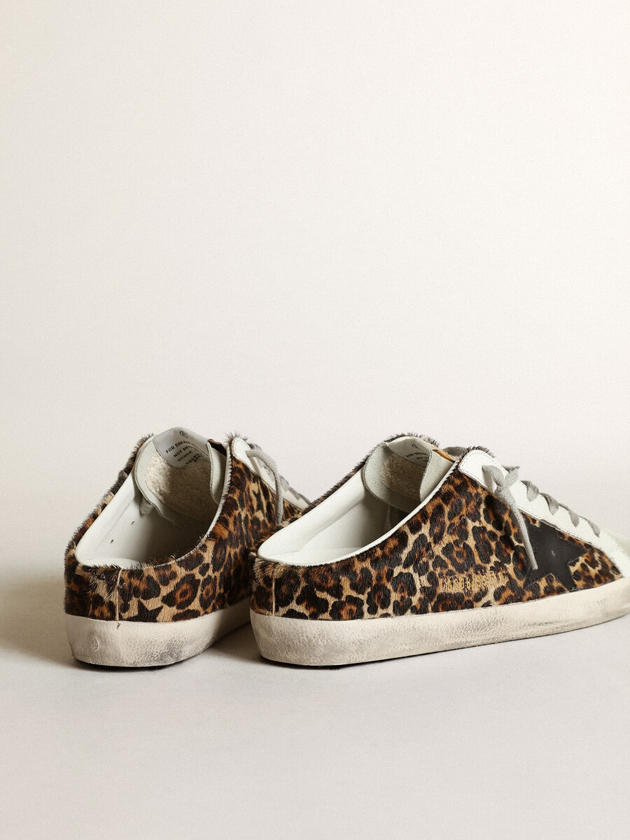 sapatilha feminina super-star em pele de pônei com estampa de leopardo e estrela preta