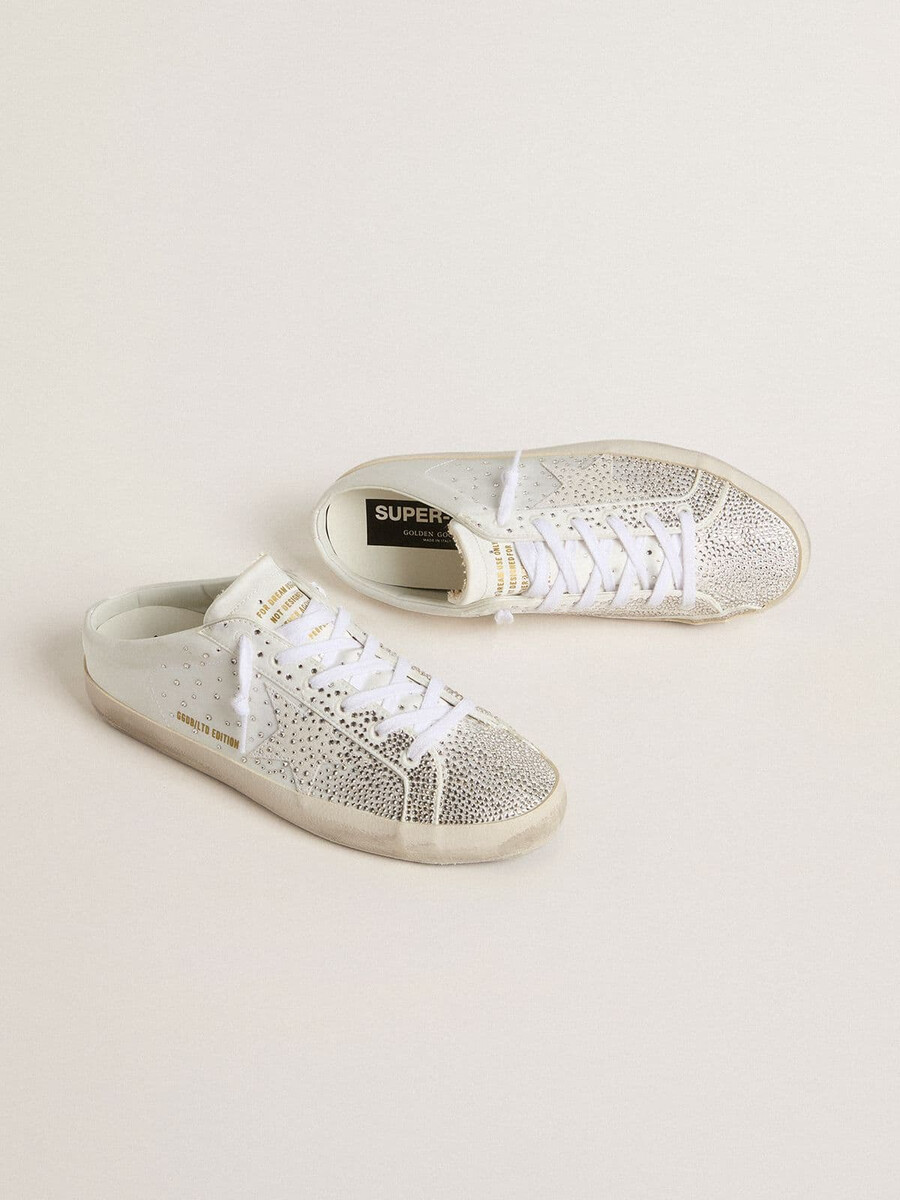 sapatilha feminina super-star sabot ltd com estrela em camurça cinza e cristais swarovski.