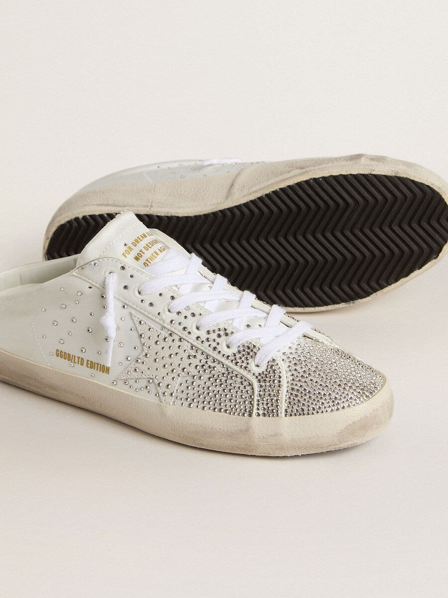 sapatilha feminina super-star sabot ltd com estrela em camurça cinza e cristais swarovski.