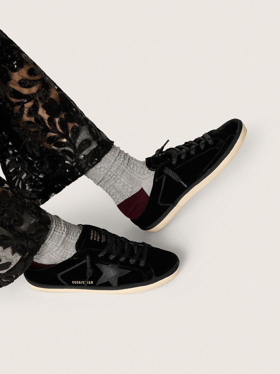 sapatos super-star femininos em veludo preto com estrela de couro preto com microglitter.