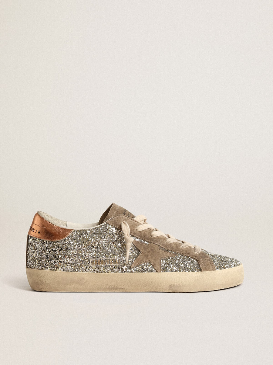 super-star feminino em glitter platinado com estrela de camurça cinza-pombo