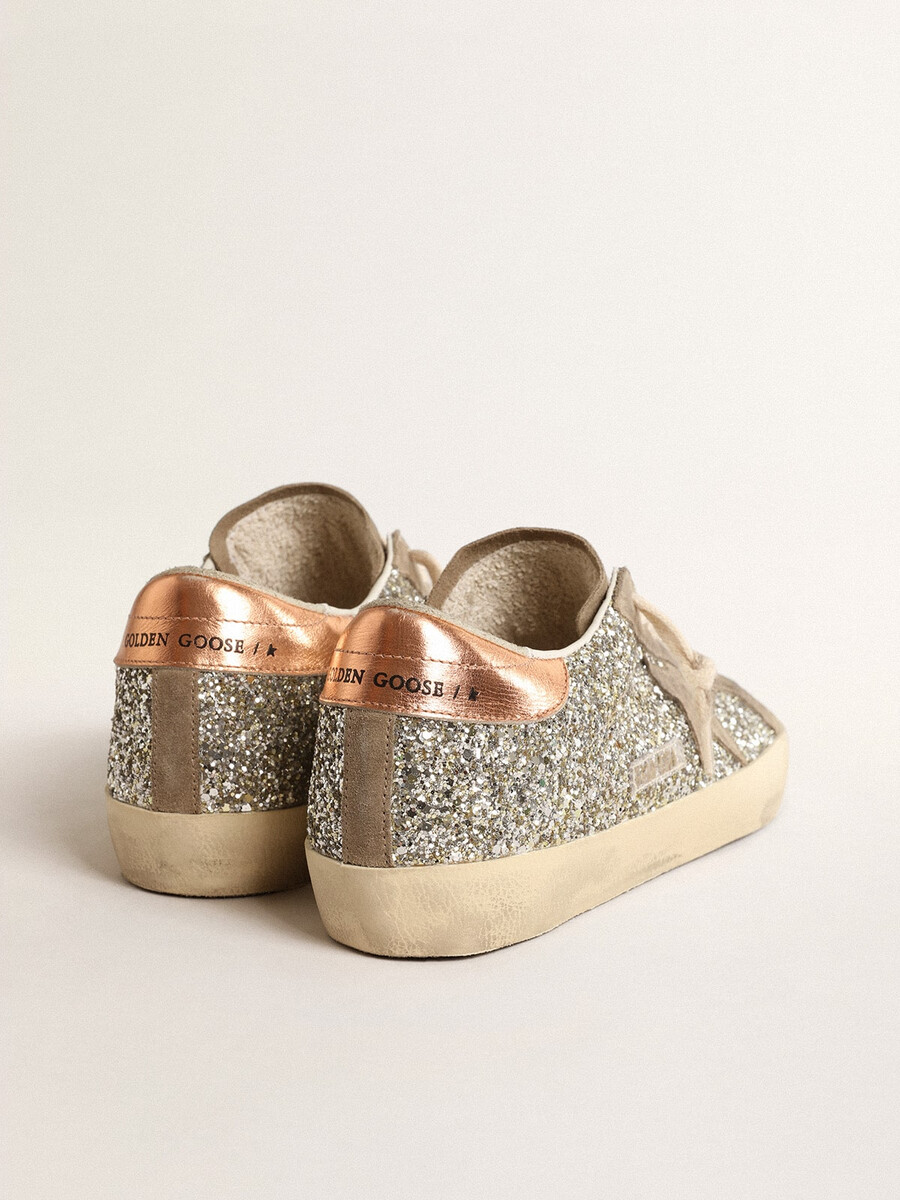super-star feminino em glitter platinado com estrela de camurça cinza-pombo