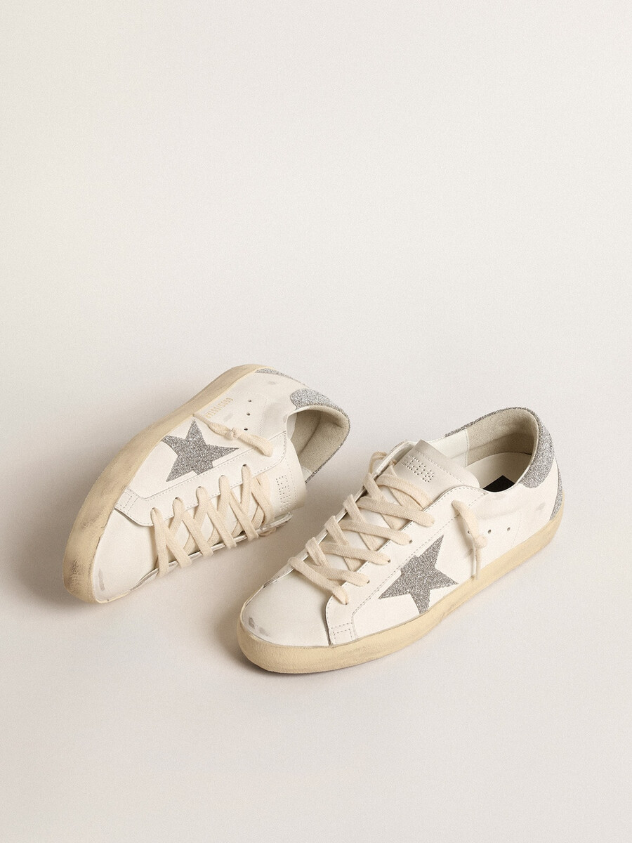 sapato feminino super-star com estrela de cristal swarovski prateado e detalhe no calcanhar.