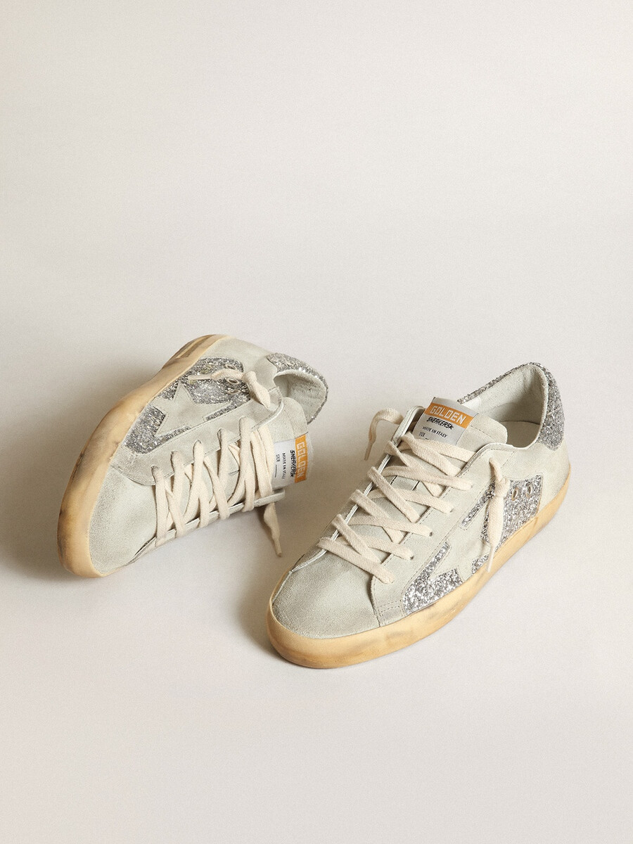 super-star feminino em glitter prateado com estrela e detalhes em cinza-gelo.