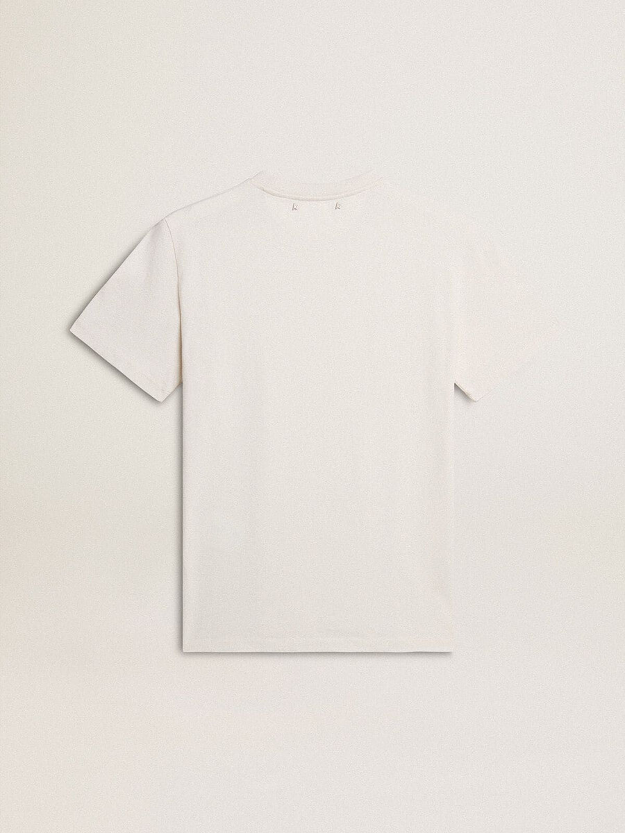 camiseta masculina de algodão branco desbotado com letras pretas.