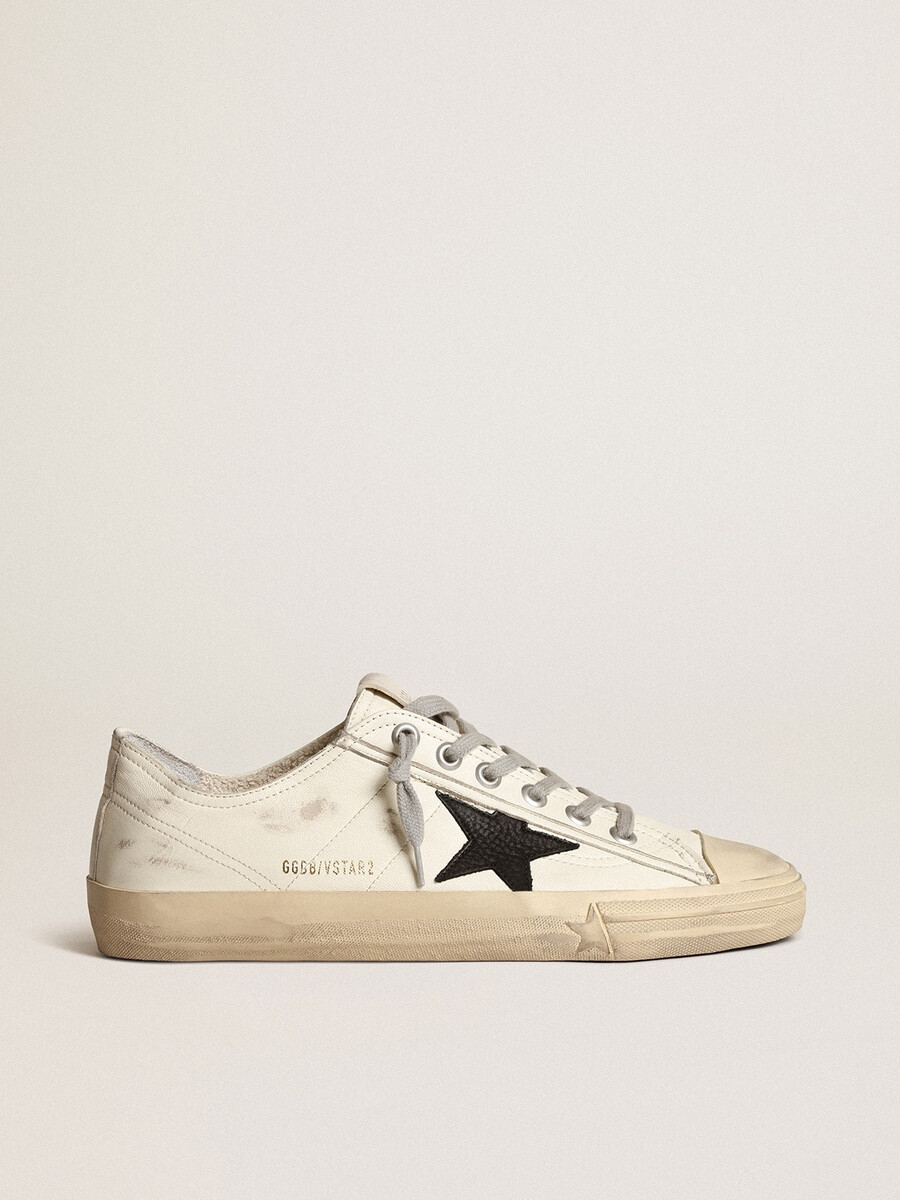 v-star em couro napa com estrela em couro nobuck preto